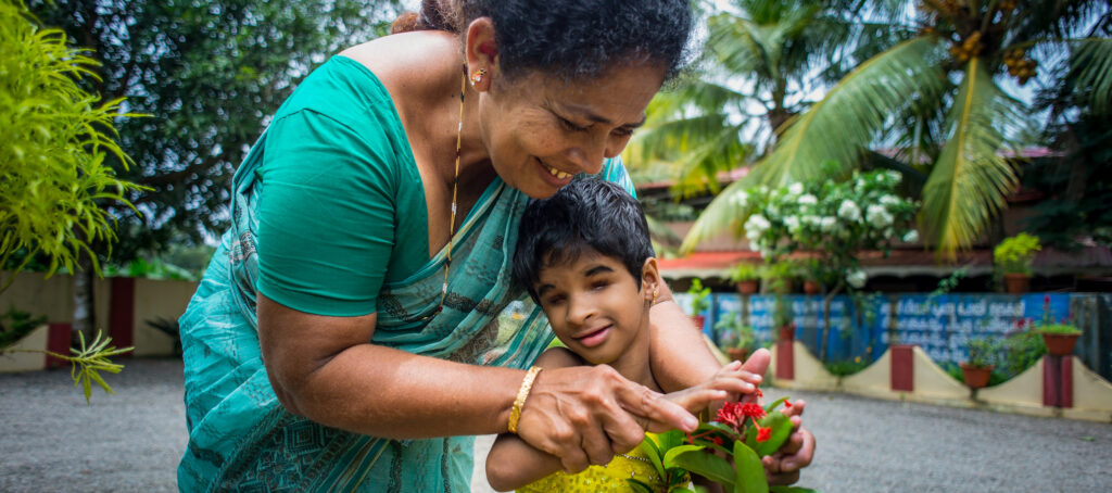 Mother with deafblind daughter